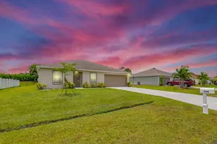 566 SW Grove Ave, Port Saint Lucie, FL 34983 - Photo 1