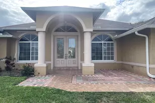 1072 SW Castaneda Ln, Port Saint Lucie, FL 34953 - Photo 1