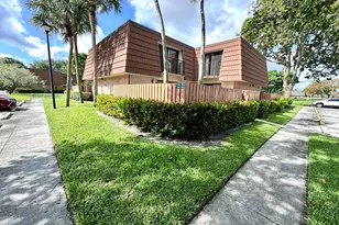 193 Charter Way, West Palm Beach, FL 33407 - Photo 1