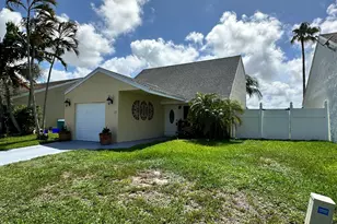 17 Tara Lakes Dr E, Boynton Beach, FL 33436 - Photo 1