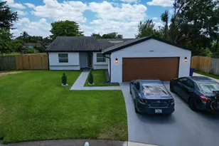 10908 Grandview Ct, Royal Palm Beach, FL 33411 - Photo 1