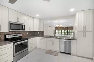 5547 Fairway Park Dr, Boynton Beach, FL 33437 - Photo 1