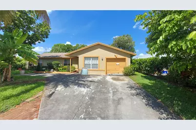 236 SE 3rd Ave, Delray Beach, FL 33483 - Photo 1