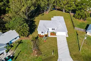 419 SW Namoit Pl, Port Saint Lucie, FL 34953 - Photo 1