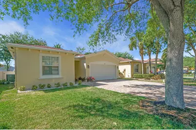 905 Fieldstone Way, West Palm Beach, FL 33413 - Photo 1