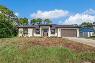 6005 Seagrape Dr, Fort Pierce, FL 34982 - Photo 1