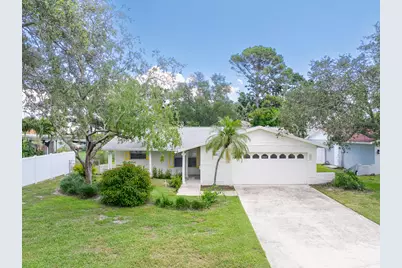 6143 Tanglewood Drive NE, Saint Petersburg, FL 33703 - Photo 1