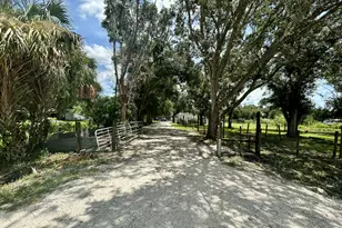 10810 NW 8th Ave, Okeechobee, FL 34972 - Photo 1