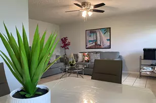 305 Windsor N, West Palm Beach, FL 33417 - Photo 1