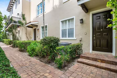 72 SE 6th Avenue, Unit #I, Delray Beach, FL 33483 - Photo 1