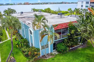 1426 S Lakeside Dr, Lake Worth, FL 33460 - Photo 1