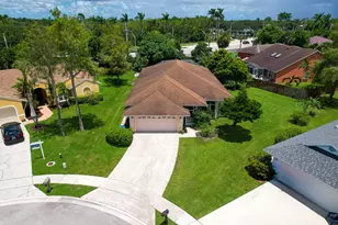 102 Oxford Ct, Royal Palm Beach, FL 33411 - Photo 1