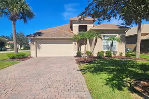 377 NW Stratford Ln, Port Saint Lucie, FL 34983 - Photo 1