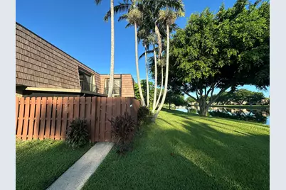 622 Springdale Circle, Palm Springs, FL 33461 - Photo 1