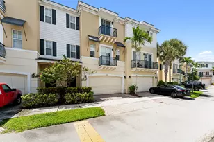 671 NW 38th Cir, Boca Raton, FL 33431 - Photo 1