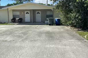951 Skylark Dr, Fort Pierce, FL 34982 - Photo 1