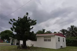 201 NE 14th Ave, Boynton Beach, FL 33435 - Photo 1