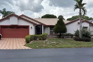 19 Lawrence Lake Dr, Boynton Beach, FL 33436 - Photo 1