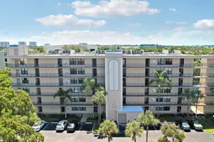 14 Royal Palm Way, Boca Raton, FL 33432 - Photo 1