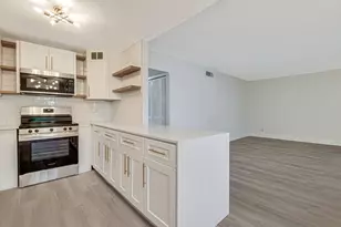 111 Lake Ave, Lake Worth, FL 33460 - Photo 1