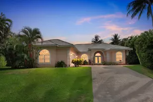 8381 SE Woodcrest Pl, Hobe Sound, FL 33455 - Photo 1