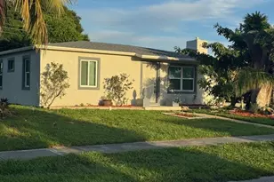 2329 West Dr, West Palm Beach, FL 33409 - Photo 1