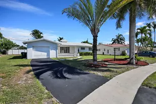 301 NE 24th St, Boca Raton, FL 33431 - Photo 1