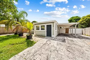 130 Plum Tree Dr, Lake Worth, FL 33462 - Photo 1