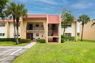 125 Lake Evelyn Dr, West Palm Beach, FL 33411 - Photo 1