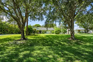 960 NE Juniper Pl, Jensen Beach, FL 34957 - Photo 1