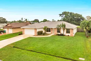 655 SE Crescent Ave, Port Saint Lucie, FL 34984 - Photo 1