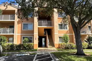 261 SW Palm Dr, Port Saint Lucie, FL 34986 - Photo 1
