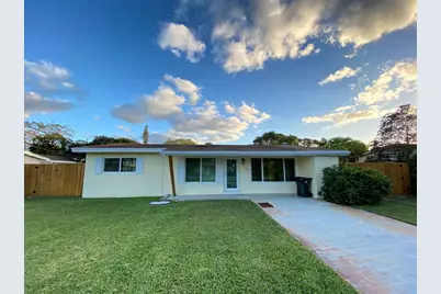 124 NW 9th Street, Boca Raton, FL 33432 - Photo 1