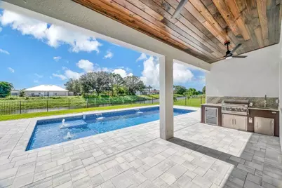 912 SW Bellevue Avenue, Port Saint Lucie, FL 34953 - Photo 1