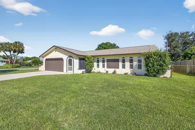 142 W Palmetto Road, Lake Worth, FL 33467 - Photo 1