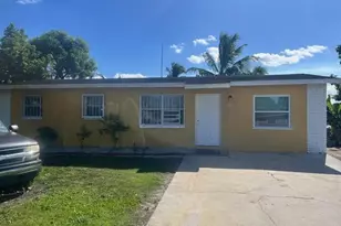 1504 Boone Ave, Pahokee, FL 33476 - Photo 1