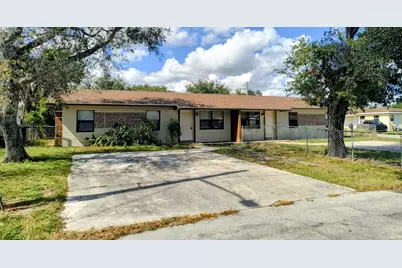1115 N 16th Court, Fort Pierce, FL 34950 - Photo 1