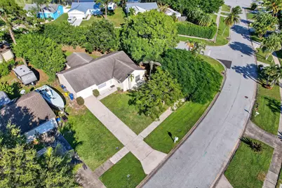 130 Lakeside Circle, Jupiter, FL 33458 - Photo 1