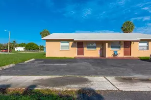 801 NE 3rd St, Boynton Beach, FL 33435 - Photo 1