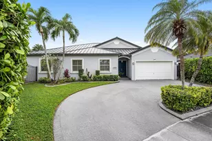 16852 NW 88th Path, Miami Lakes, FL 33018 - Photo 1