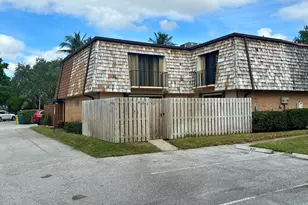 401 Lake Arbor Dr, Palm Springs, FL 33461 - Photo 1