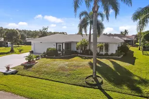 980 SE Breakwater Ave, Port Saint Lucie, FL 34983 - Photo 1