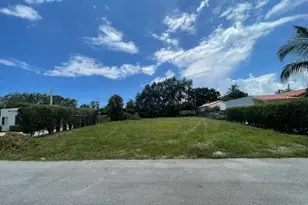 218 NW 8th St, Boca Raton, FL 33432 - Photo 1