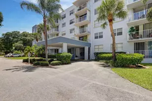 470 Executive Center Dr, West Palm Beach, FL 33401 - Photo 1