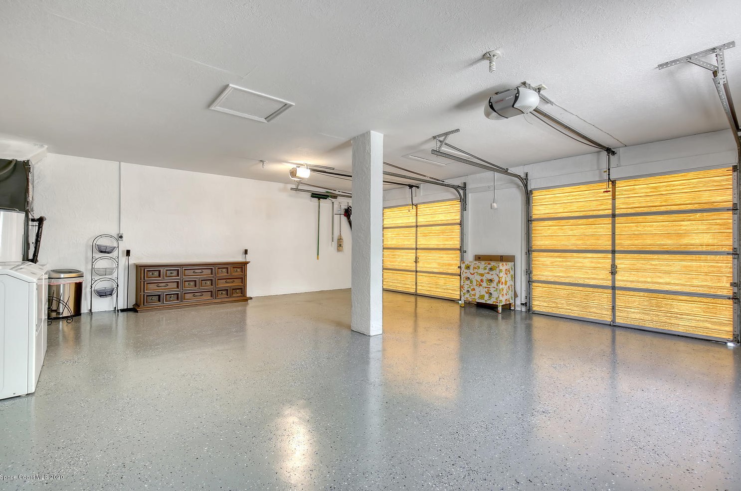 1490 Oaks Dr, Merritt Island FL exterior