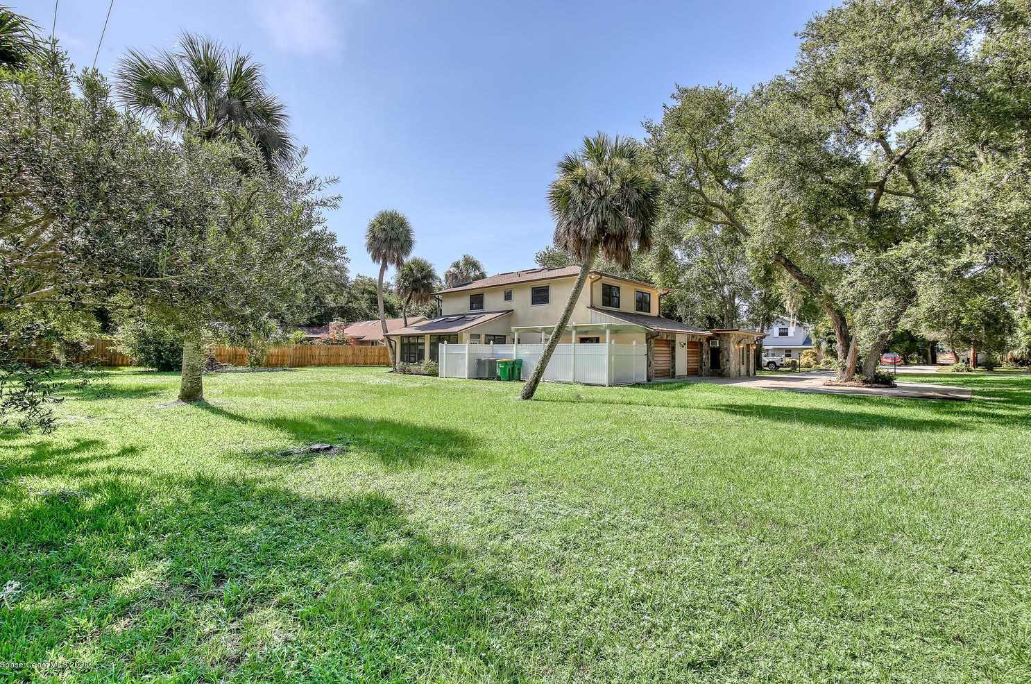 1490 Oaks Dr, Merritt Island FL exterior