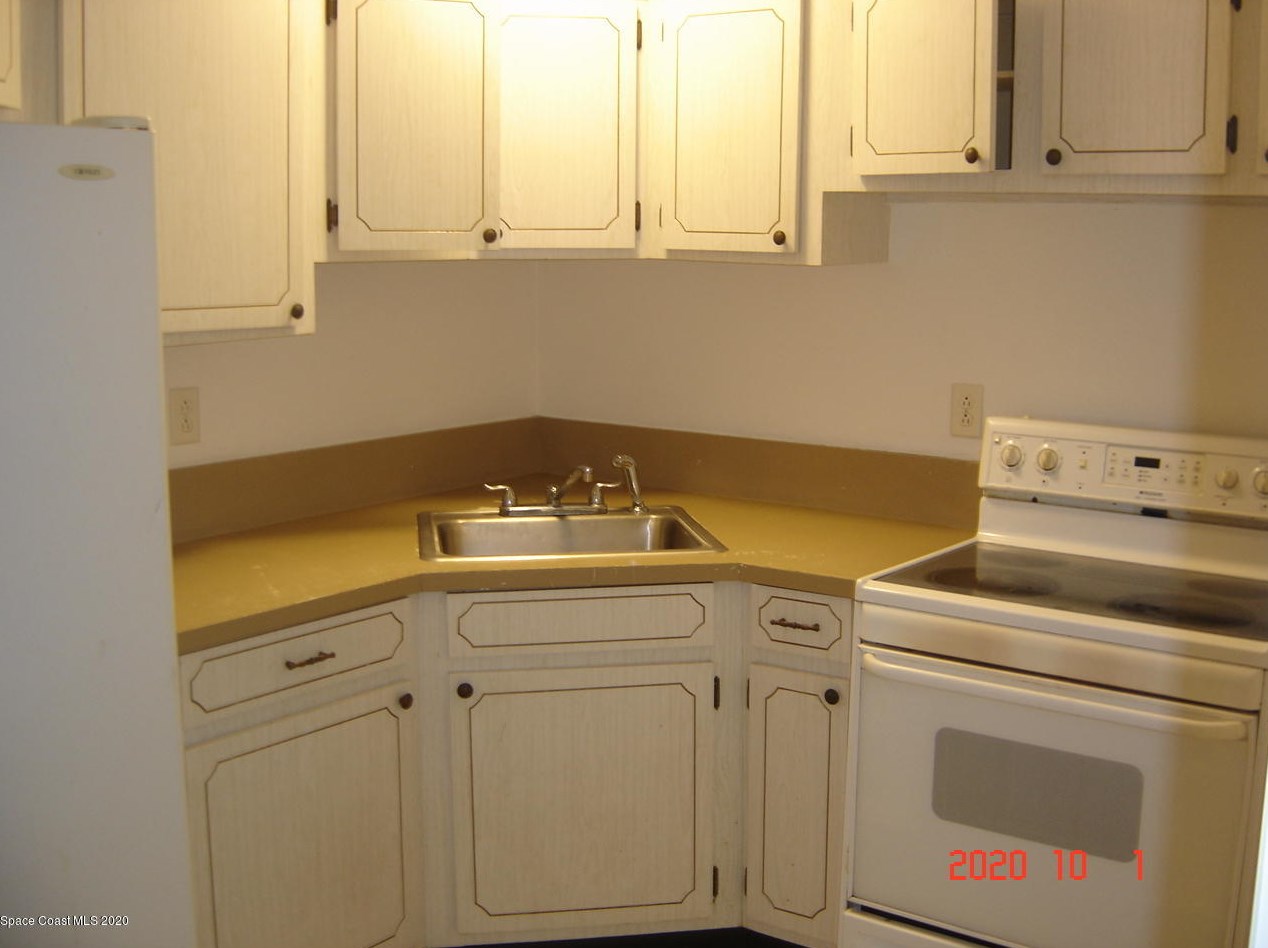 202 E Towne Pl, Titusville, FL 32796
