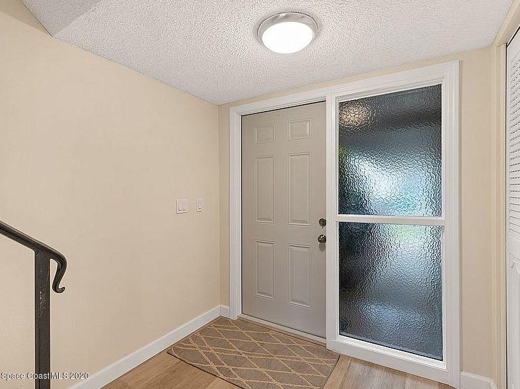409 Dove Ln, Melbourne, FL 32937-3735