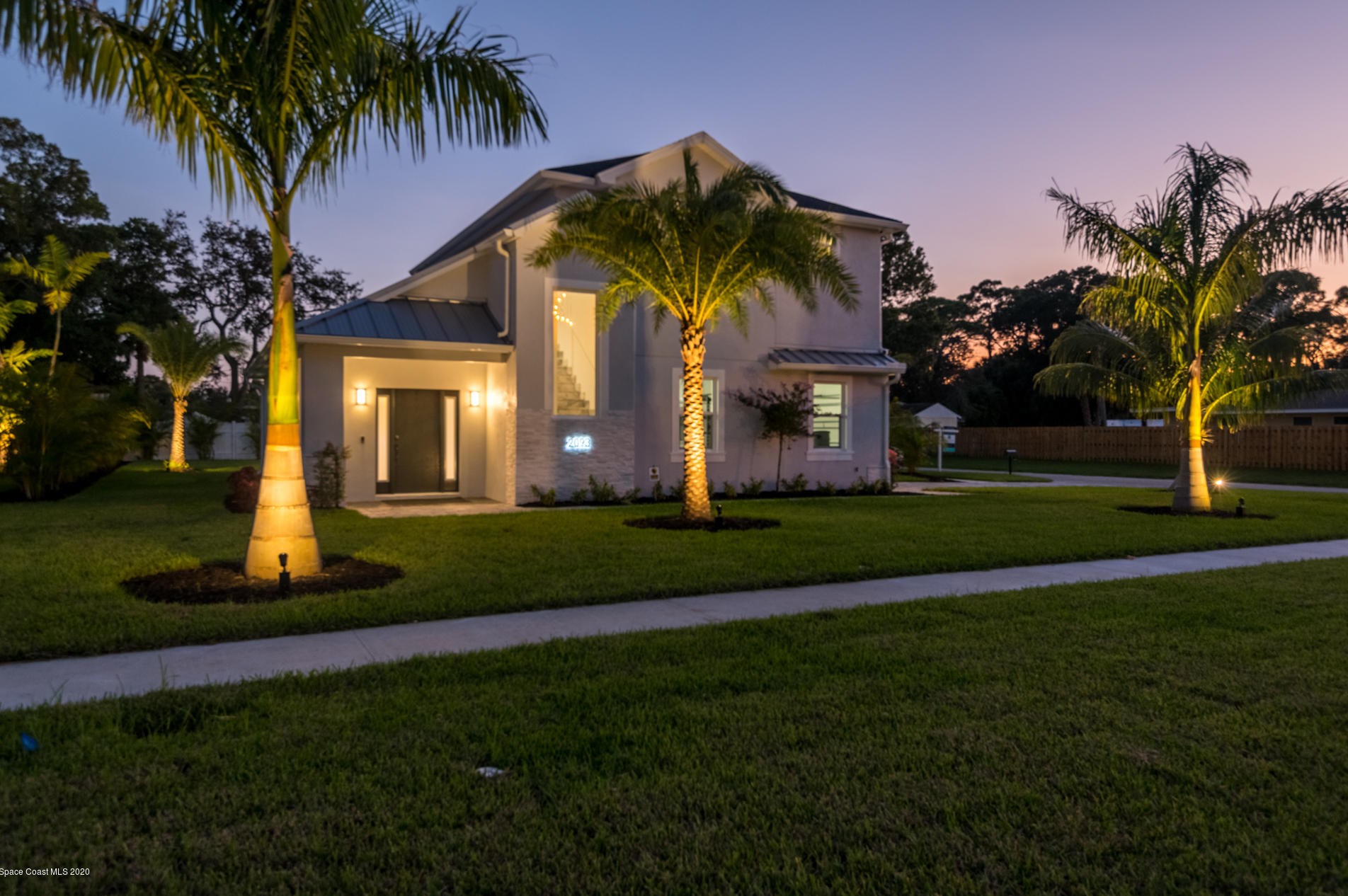 2093 Greenway Dr, Melbourne, FL 32901-5331
