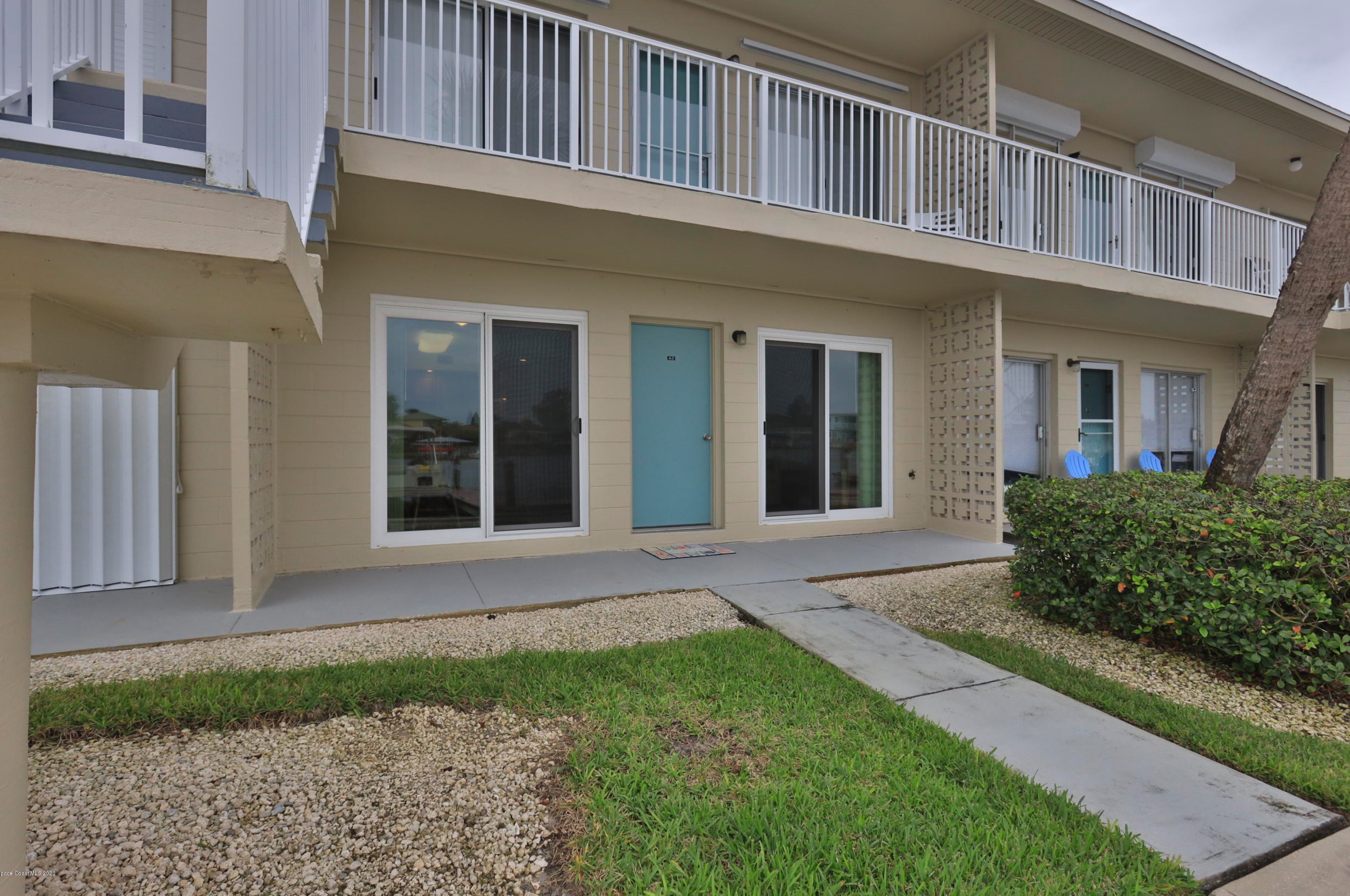 335 Causeway, New Smyrna FL  32169-5242 exterior